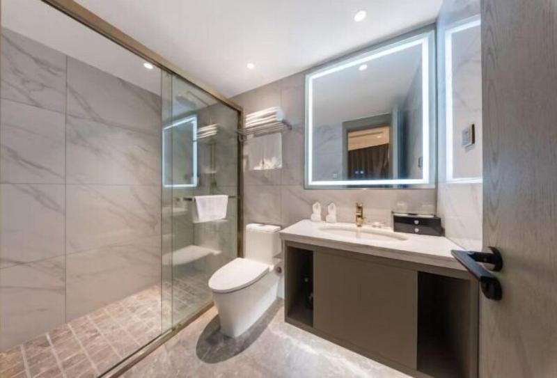 Madison Hotel Hefei USTC Port and Shipping image