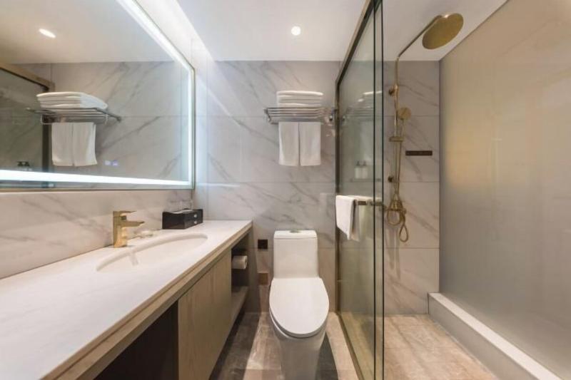 Madison Hotel Hefei USTC Port and Shipping image