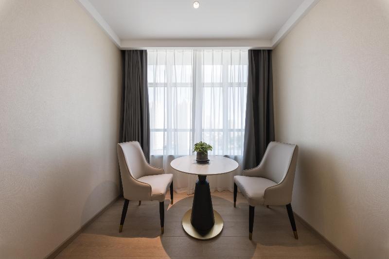 Madison Hotel Hefei USTC Port and Shipping image