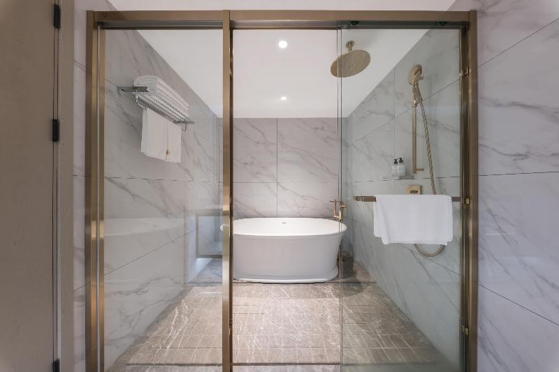 Madison Hotel Hefei USTC Port and Shipping image