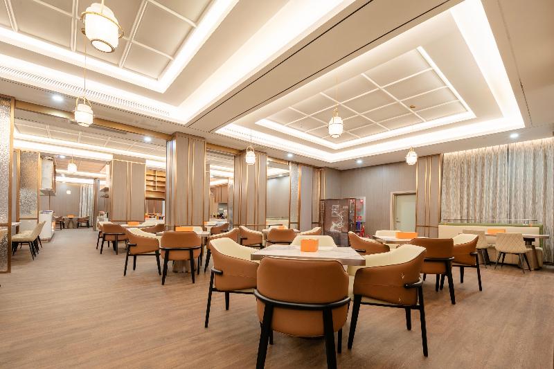 Madison Hotel Dali Railway Station image