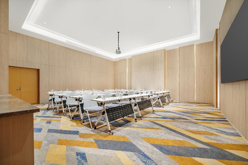 Grand Madison Hotel Suzhou Huanyu image