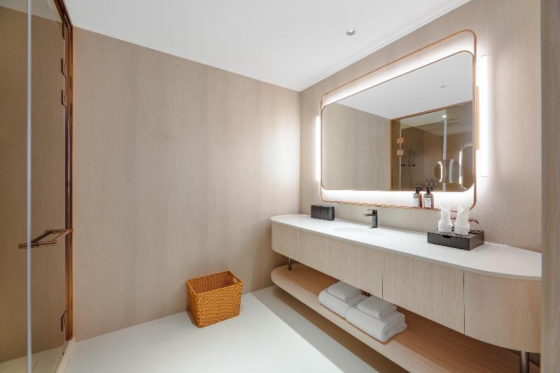 Grand Madison Hotel Suzhou Huanyu image