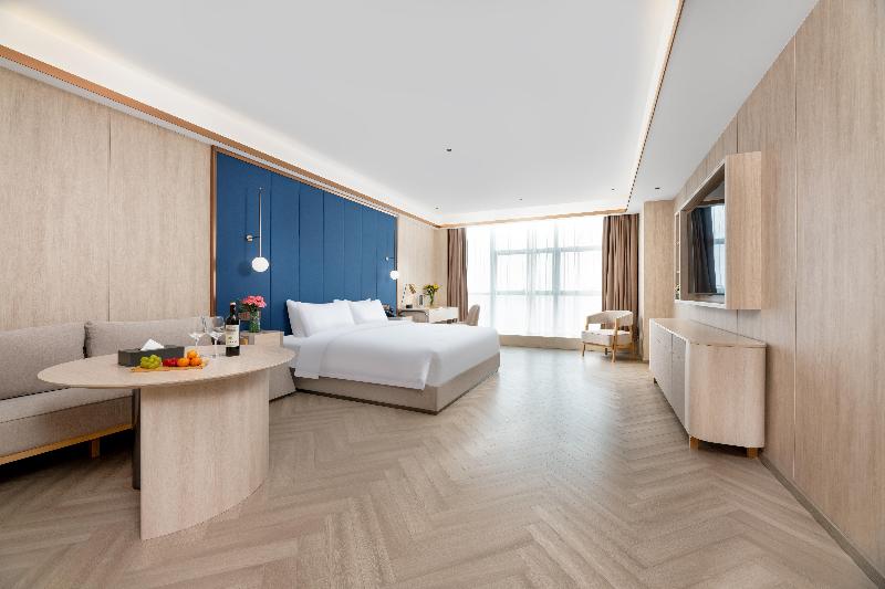 Grand Madison Hotel Suzhou Huanyu image