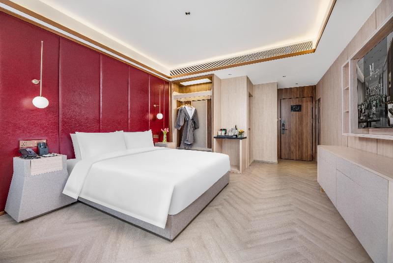 Grand Madison Hotel Suzhou Huanyu image