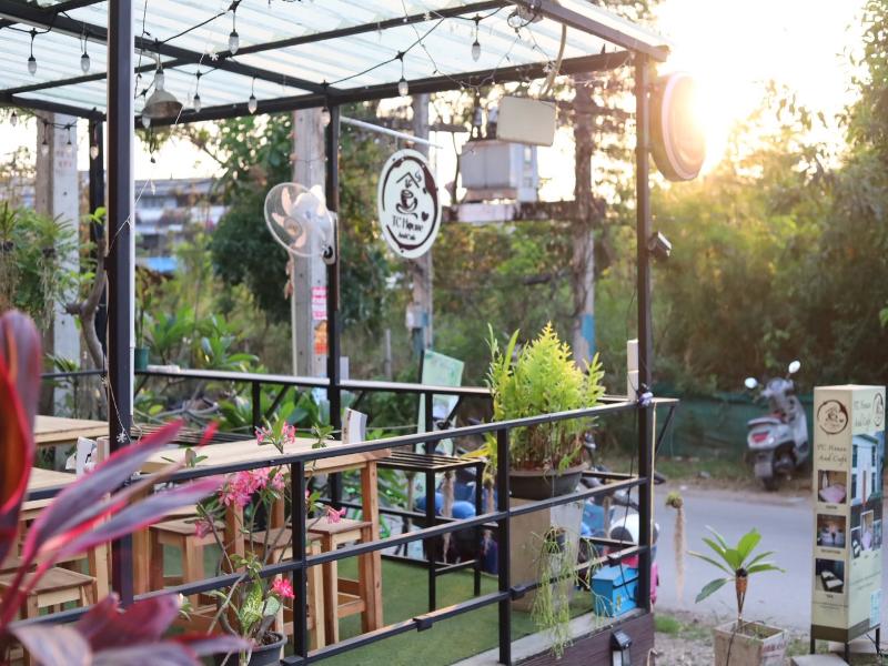 Tc House And Cafe image