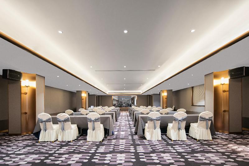 Madison Hotel Wuhan Jianghan Road Pedestrian st image