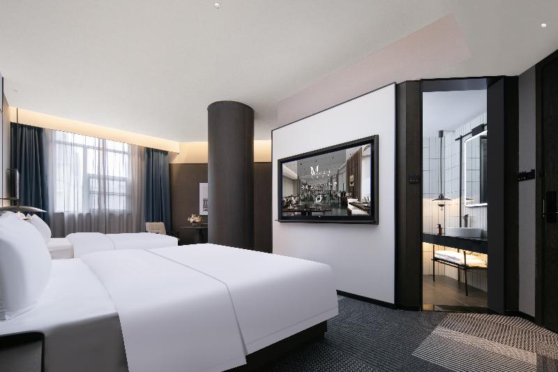 Madison Hotel Wuhan Jianghan Road Pedestrian st image