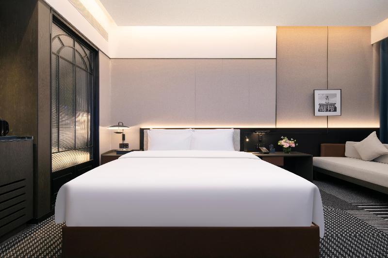 Madison Hotel Wuhan Jianghan Road Pedestrian st image