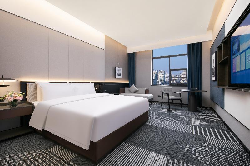 Madison Hotel Wuhan Jianghan Road Pedestrian st image