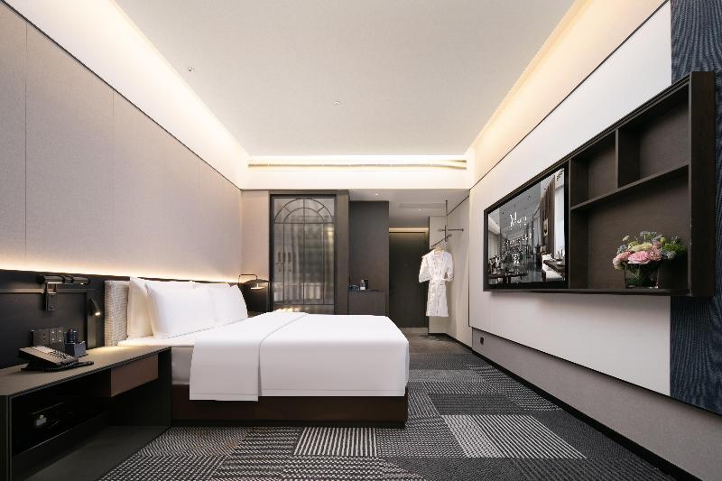 Madison Hotel Wuhan Jianghan Road Pedestrian st image