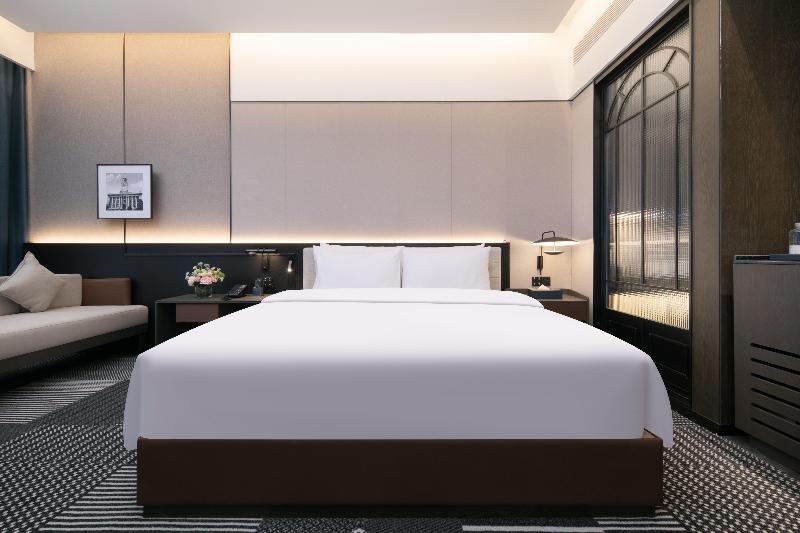Madison Hotel Wuhan Jianghan Road Pedestrian st image