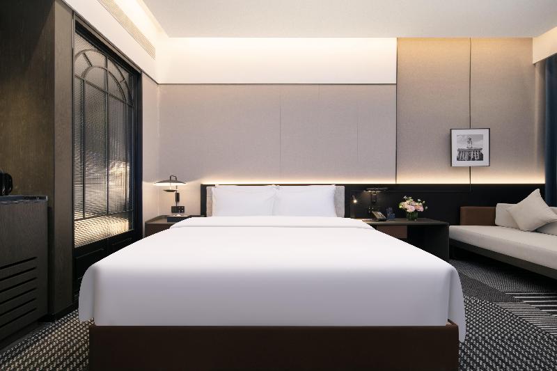 Madison Hotel Wuhan Jianghan Road Pedestrian st image