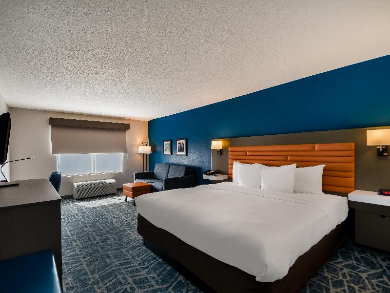 Comfort Inn Falls Church - Tysons Corner image
