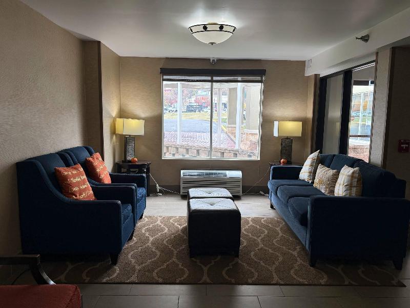 Comfort Inn Falls Church - Tysons Corner image