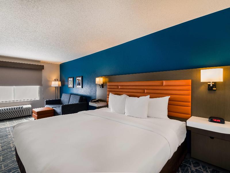 Comfort Inn Falls Church - Tysons Corner image