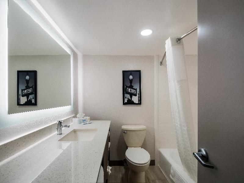 Comfort Inn Falls Church - Tysons Corner image