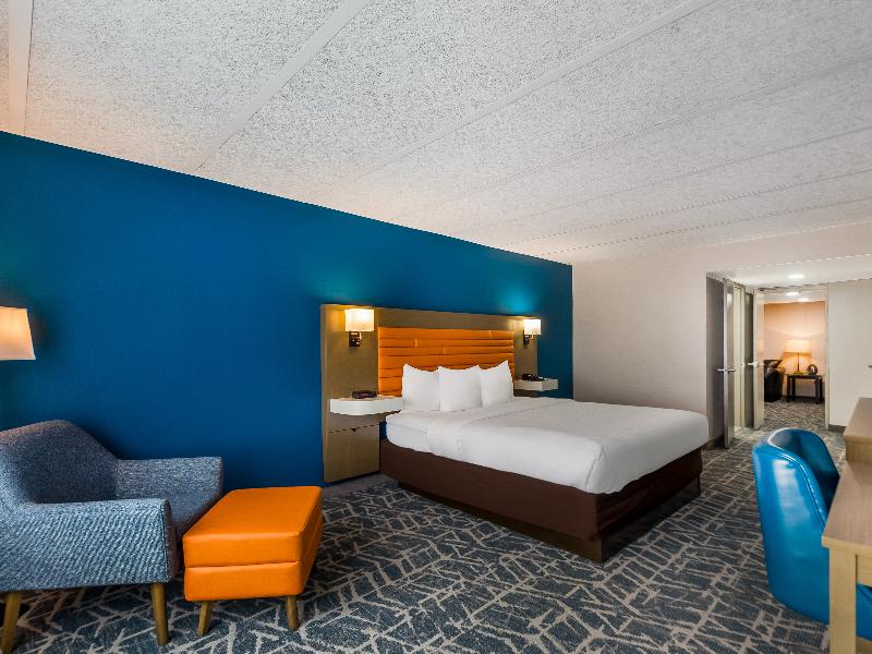 Comfort Inn Falls Church - Tysons Corner image