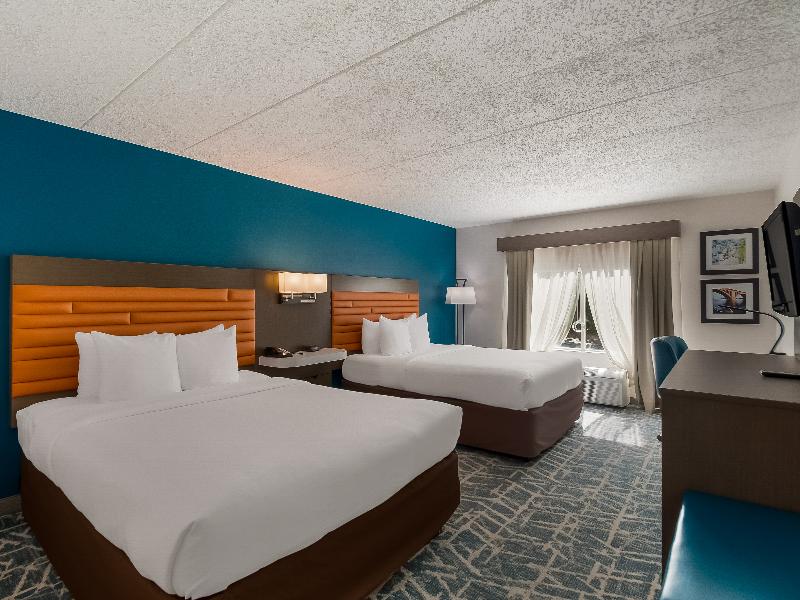 Comfort Inn Falls Church - Tysons Corner image