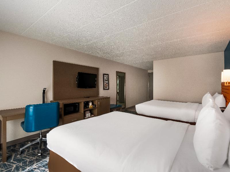 Comfort Inn Falls Church - Tysons Corner image