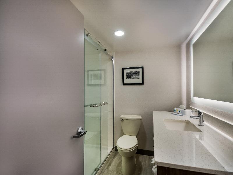 Comfort Inn Falls Church - Tysons Corner image