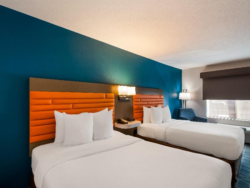 Comfort Inn Falls Church - Tysons Corner image