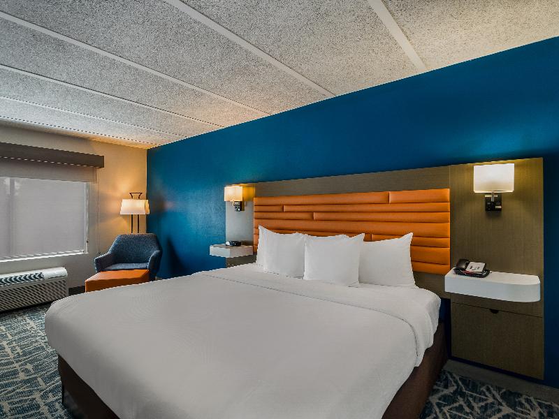 Comfort Inn Falls Church - Tysons Corner image
