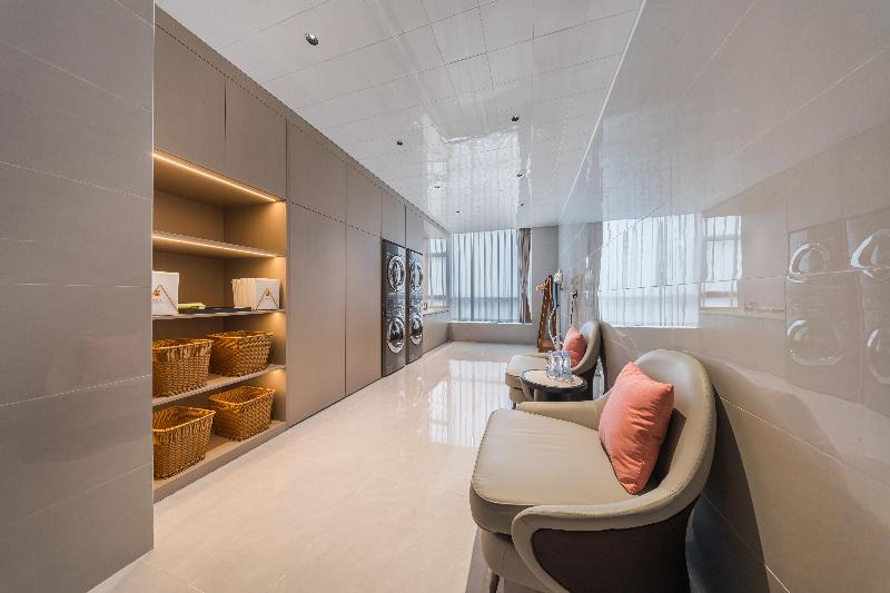 Grand Madison Hotel Xiangyang Hexin Outlets image