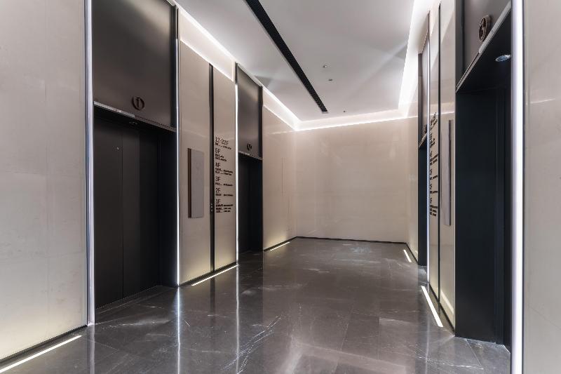 Grand Madison Hotel Xiangyang Hexin Outlets image