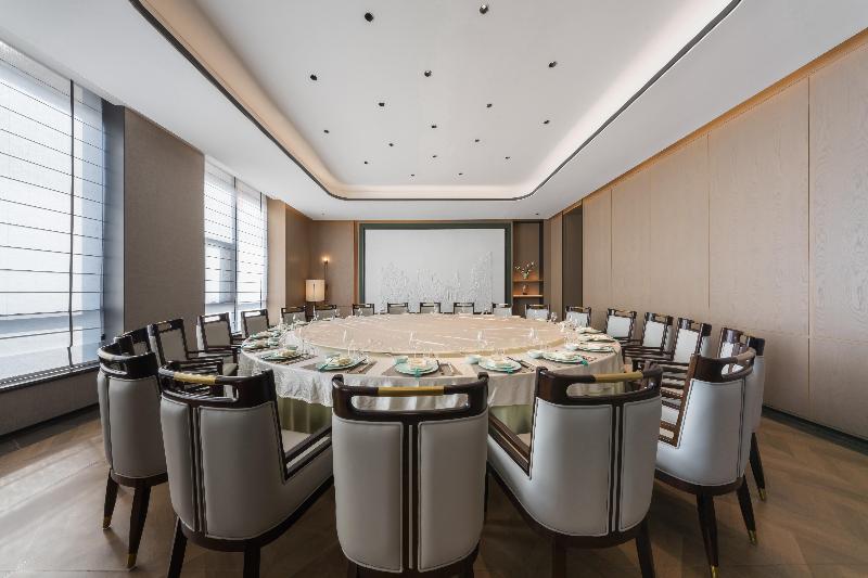 Grand Madison Hotel Xiangyang Hexin Outlets image