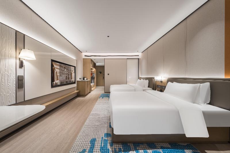 Grand Madison Hotel Xiangyang Hexin Outlets image