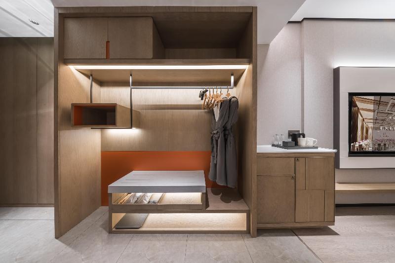 Grand Madison Hotel Xiangyang Hexin Outlets image