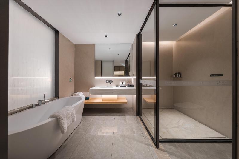 Grand Madison Hotel Xiangyang Hexin Outlets image