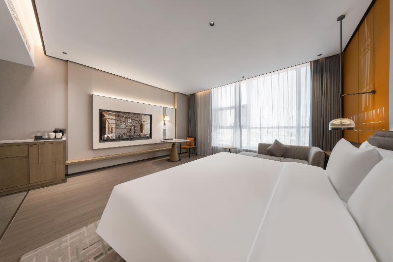 Grand Madison Hotel Xiangyang Hexin Outlets image