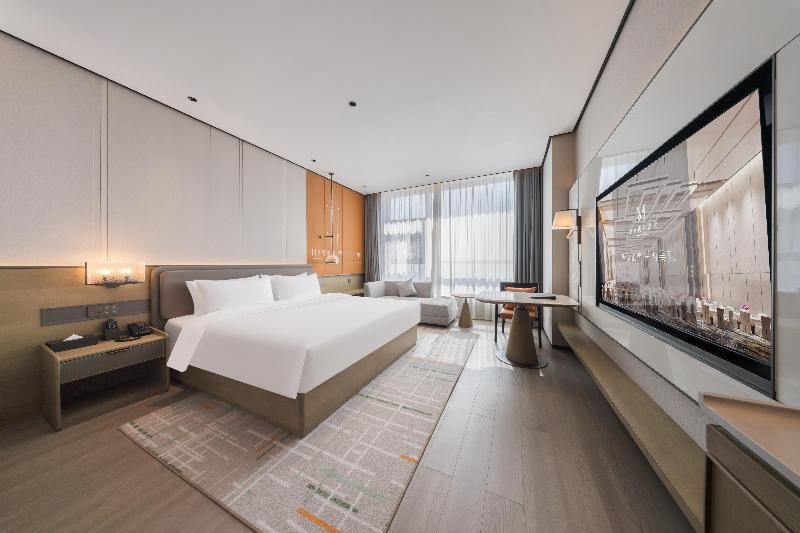 Grand Madison Hotel Xiangyang Hexin Outlets image