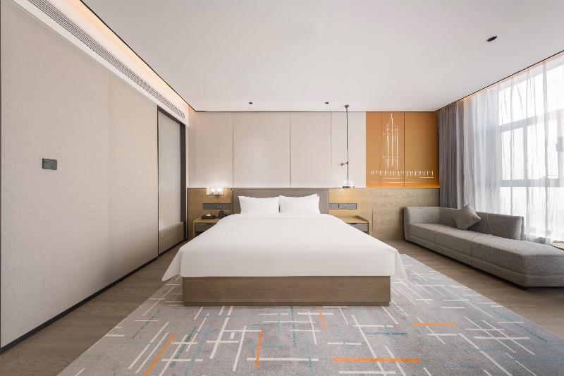 Grand Madison Hotel Xiangyang Hexin Outlets image