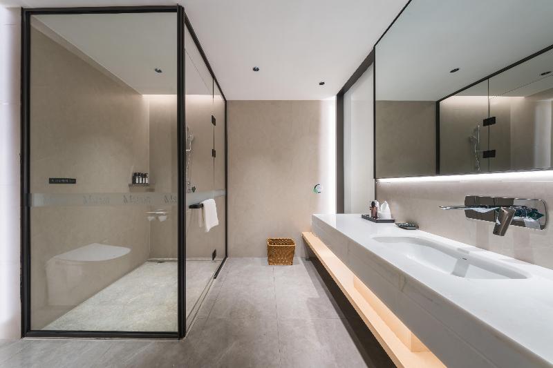Grand Madison Hotel Xiangyang Hexin Outlets image