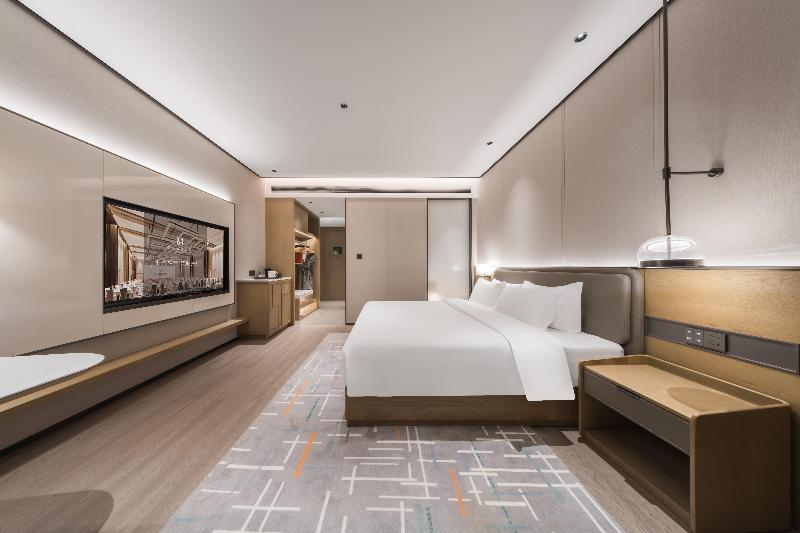 Grand Madison Hotel Xiangyang Hexin Outlets image