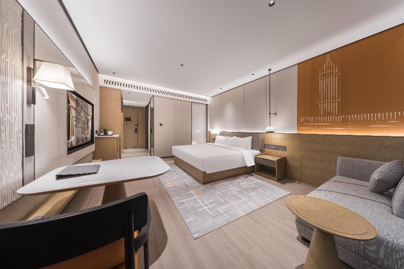 Grand Madison Hotel Xiangyang Hexin Outlets image