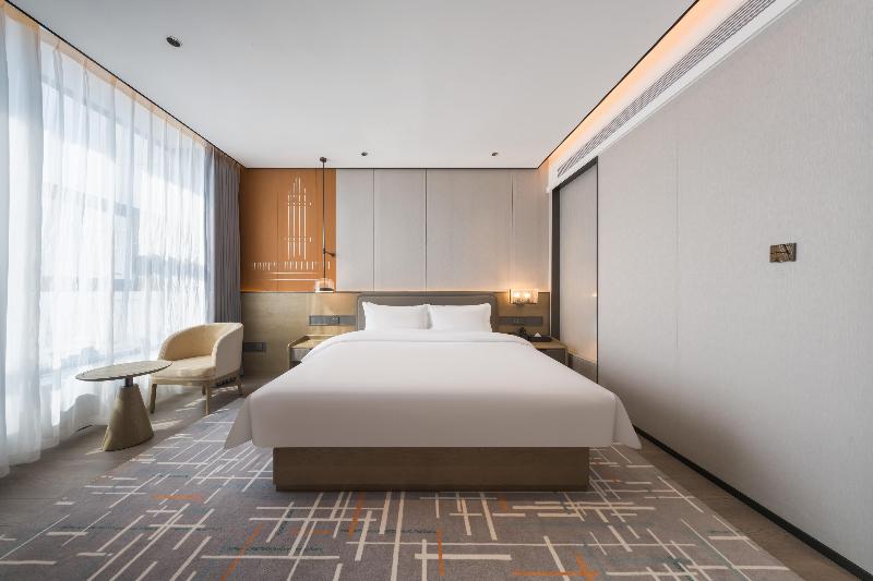 Grand Madison Hotel Xiangyang Hexin Outlets image