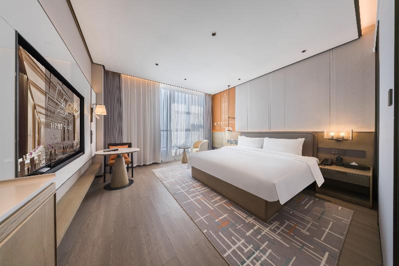 Grand Madison Hotel Xiangyang Hexin Outlets image