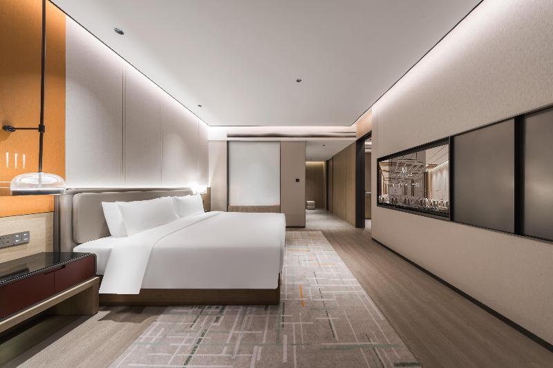 Grand Madison Hotel Xiangyang Hexin Outlets image