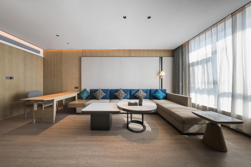 Grand Madison Hotel Xiangyang Hexin Outlets image
