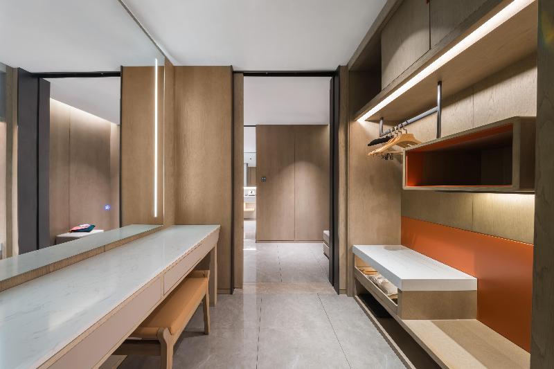 Grand Madison Hotel Xiangyang Hexin Outlets image