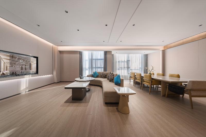 Grand Madison Hotel Xiangyang Hexin Outlets image