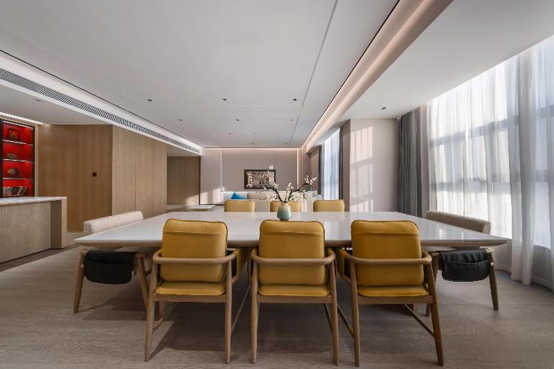 Grand Madison Hotel Xiangyang Hexin Outlets image