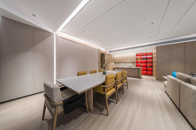 Grand Madison Hotel Xiangyang Hexin Outlets image