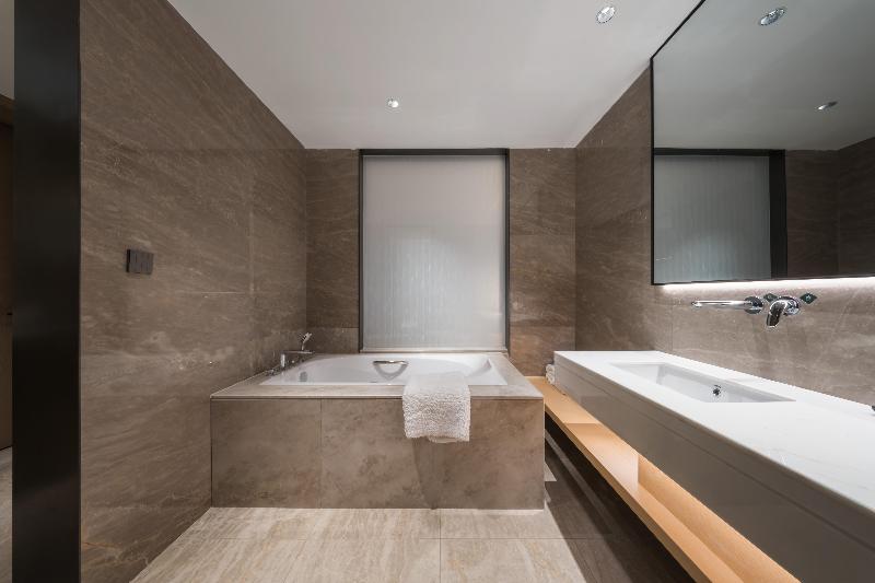 Grand Madison Hotel Xiangyang Hexin Outlets image