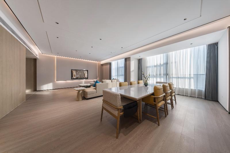 Grand Madison Hotel Xiangyang Hexin Outlets image