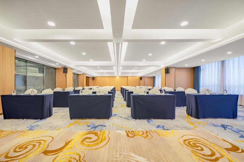 Madison Hotel Xining Hailu New District image